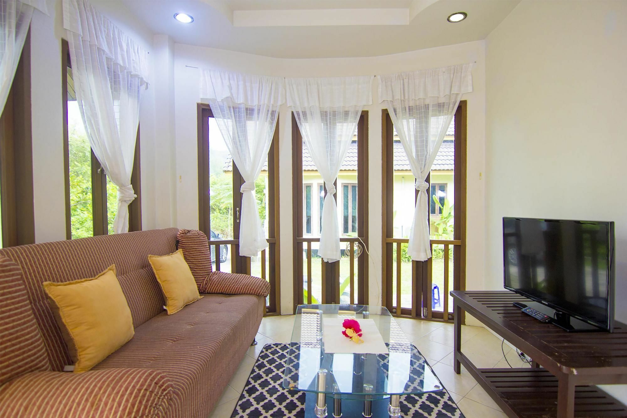 Villa Behind The Phuket Sea Luaran gambar